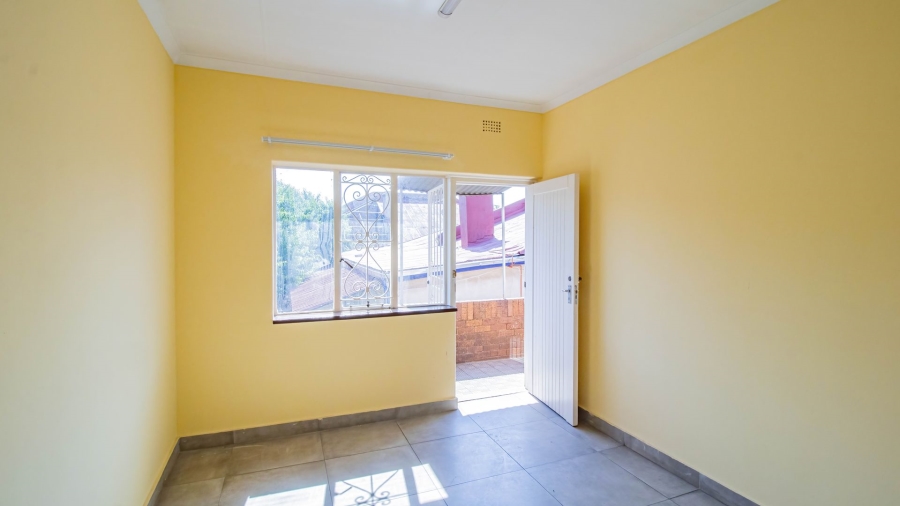 To Let 3 Bedroom Property for Rent in La Rochelle Gauteng