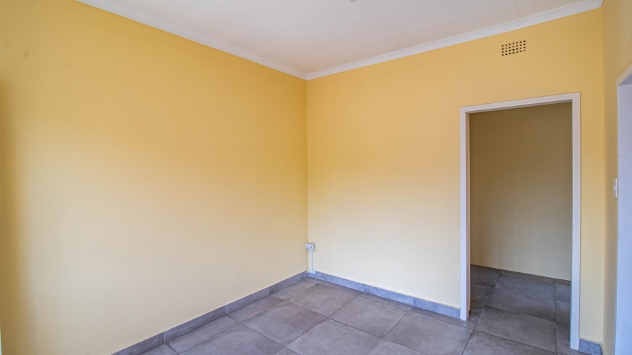 To Let 3 Bedroom Property for Rent in La Rochelle Gauteng