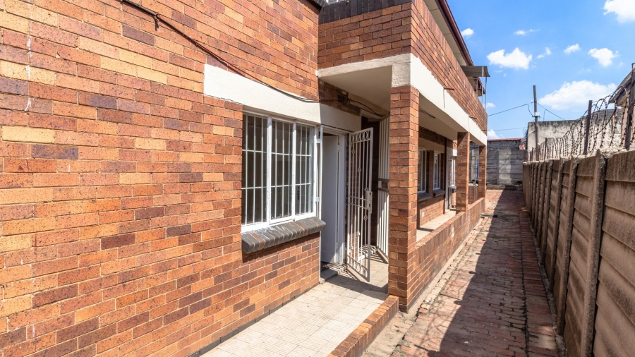 1 Bedroom Property for Sale in La Rochelle Gauteng
