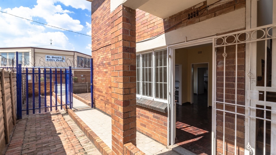 1 Bedroom Property for Sale in La Rochelle Gauteng