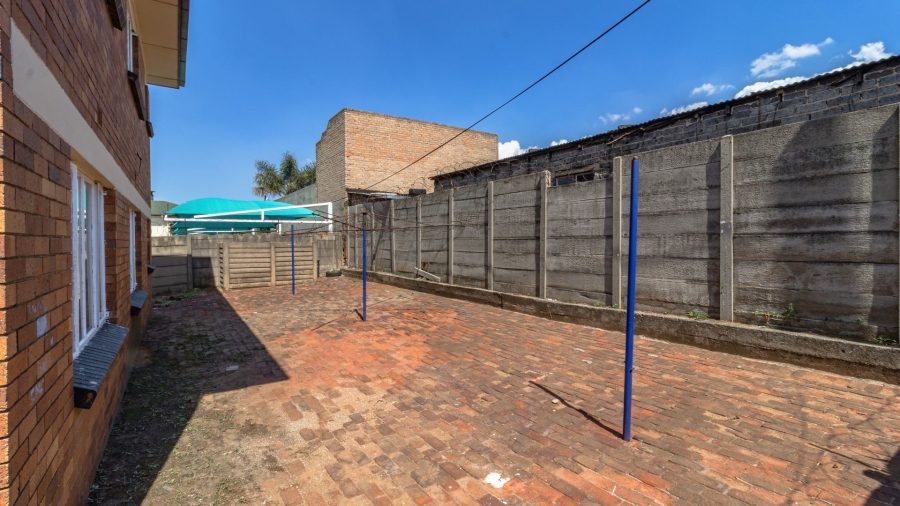 1 Bedroom Property for Sale in La Rochelle Gauteng