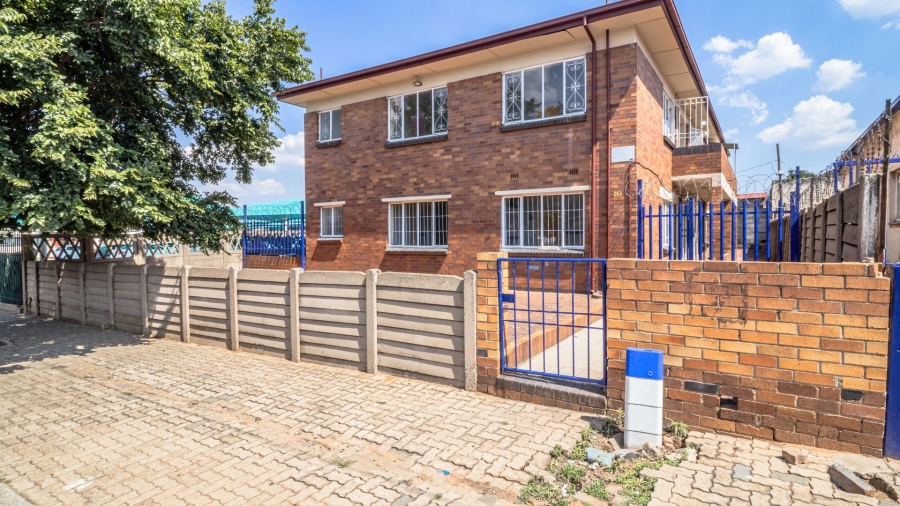 1 Bedroom Property for Sale in La Rochelle Gauteng