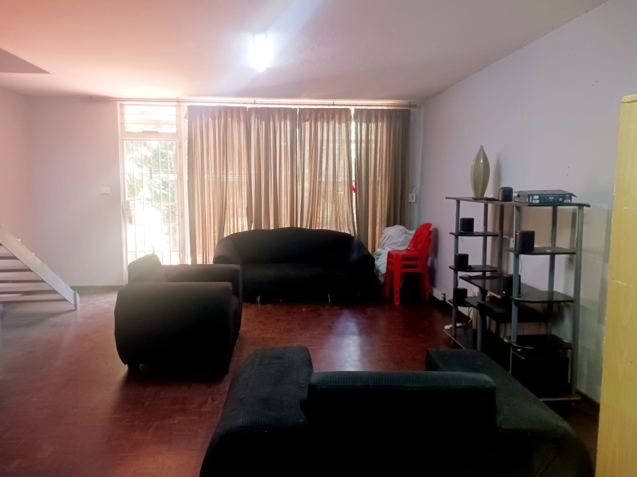 2 Bedroom Property for Sale in Windsor East Gauteng