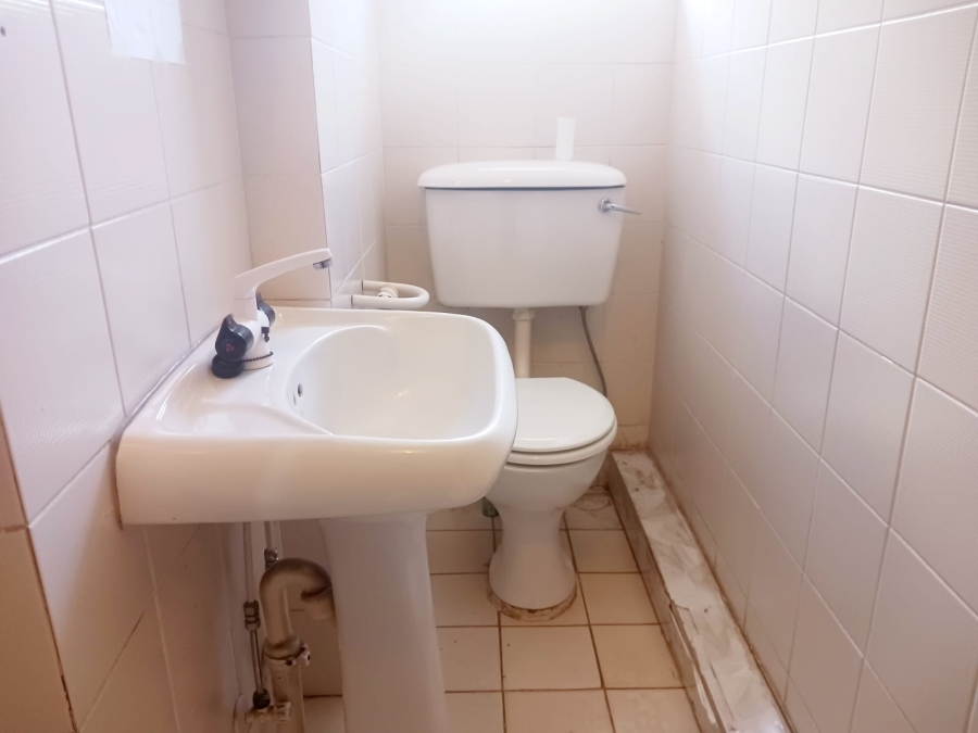 2 Bedroom Property for Sale in Windsor East Gauteng