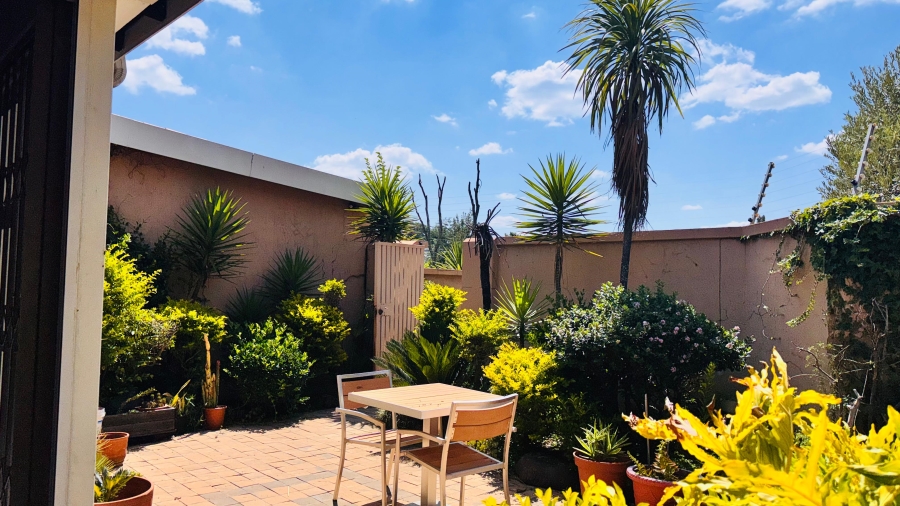 2 Bedroom Property for Sale in Woodmead Gauteng