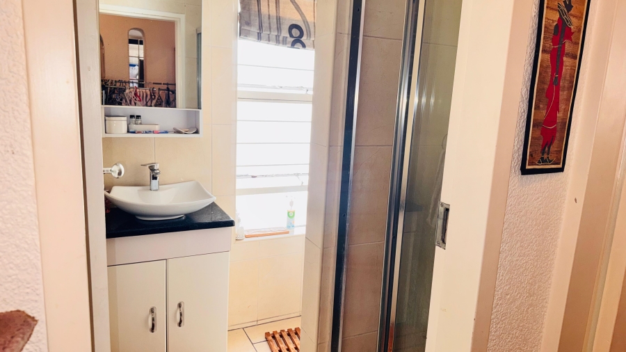 2 Bedroom Property for Sale in Woodmead Gauteng