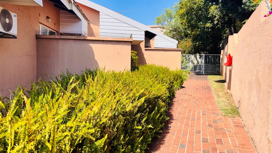 2 Bedroom Property for Sale in Woodmead Gauteng