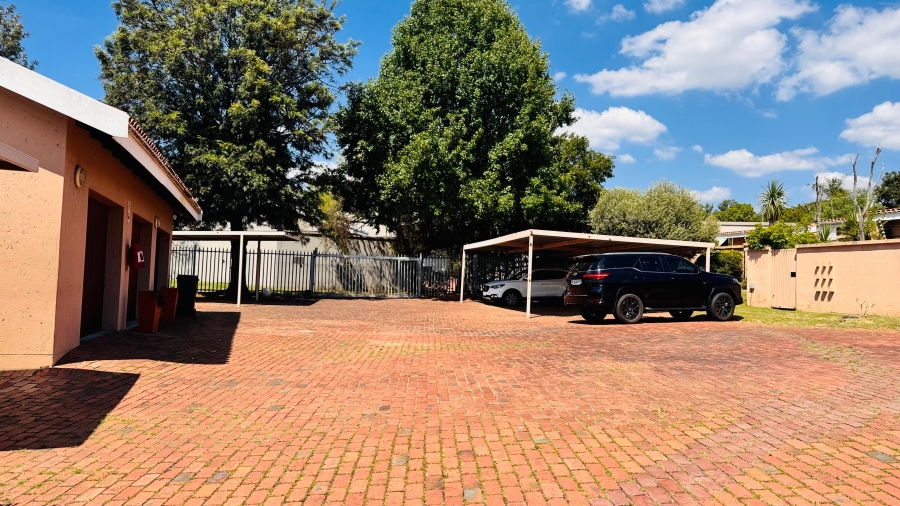 2 Bedroom Property for Sale in Woodmead Gauteng