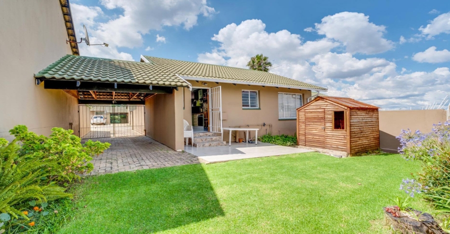 2 Bedroom Property for Sale in Sundowner Gauteng
