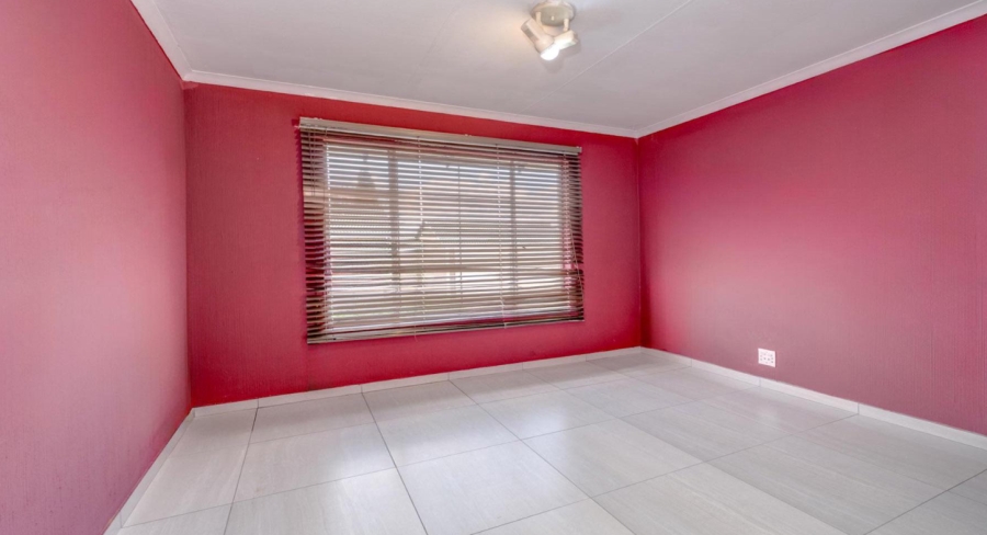 2 Bedroom Property for Sale in Sundowner Gauteng