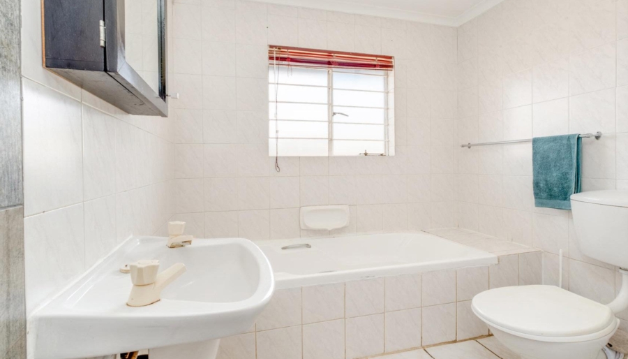 2 Bedroom Property for Sale in Sundowner Gauteng