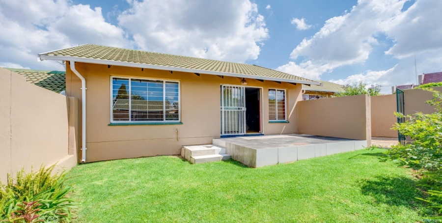 2 Bedroom Property for Sale in Sundowner Gauteng