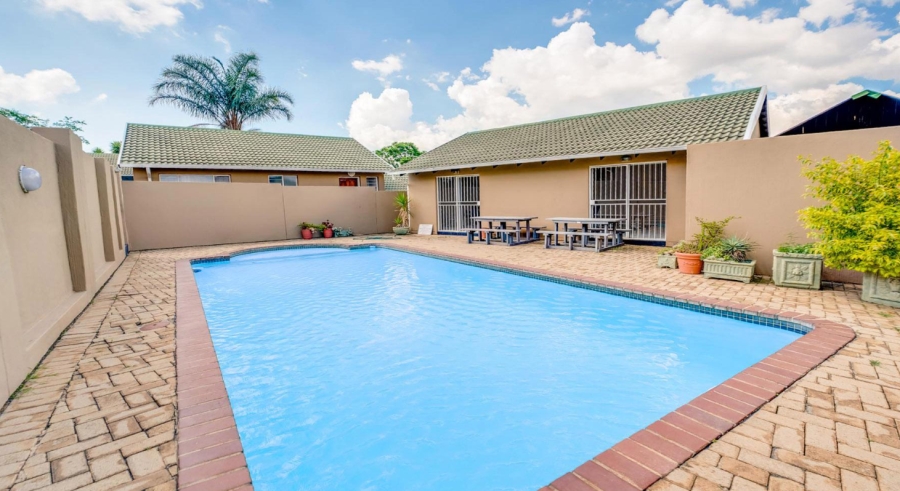 2 Bedroom Property for Sale in Sundowner Gauteng