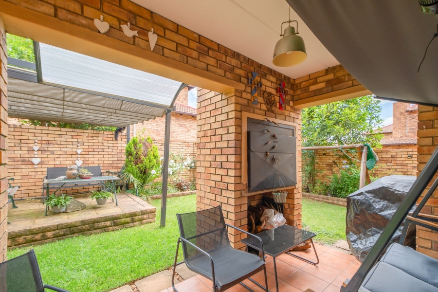 4 Bedroom Property for Sale in Willowbrook Gauteng