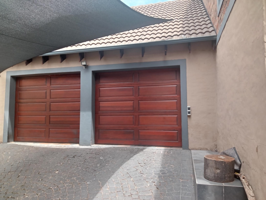 4 Bedroom Property for Sale in Kensington Gauteng