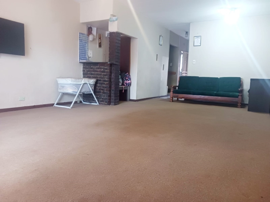 2 Bedroom Property for Sale in Windsor West Gauteng