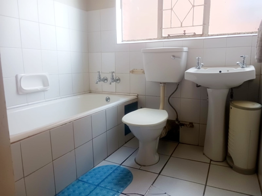 2 Bedroom Property for Sale in Windsor West Gauteng