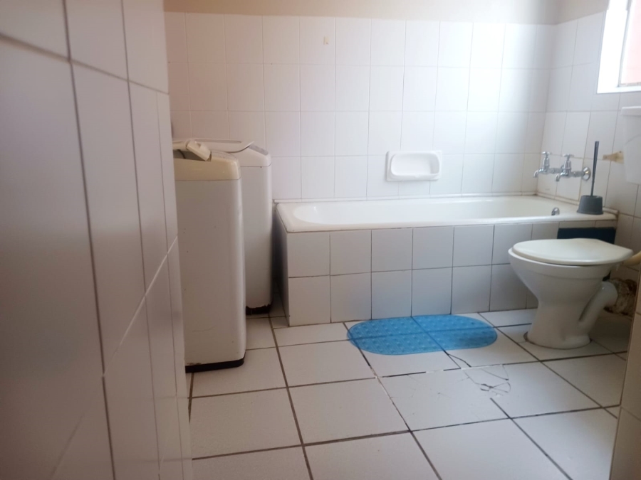 2 Bedroom Property for Sale in Windsor West Gauteng