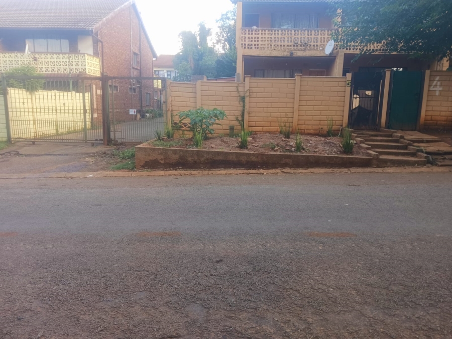 2 Bedroom Property for Sale in Windsor West Gauteng