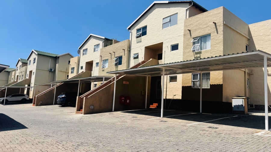 2 Bedroom Property for Sale in Noordhang Gauteng