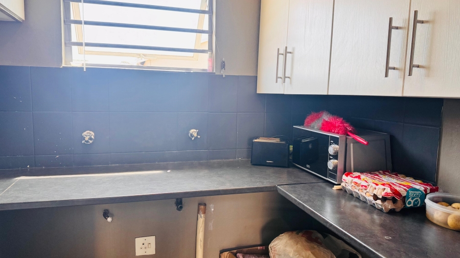 2 Bedroom Property for Sale in Noordhang Gauteng