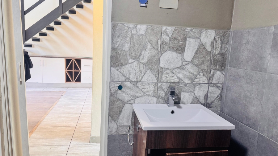 2 Bedroom Property for Sale in Noordhang Gauteng