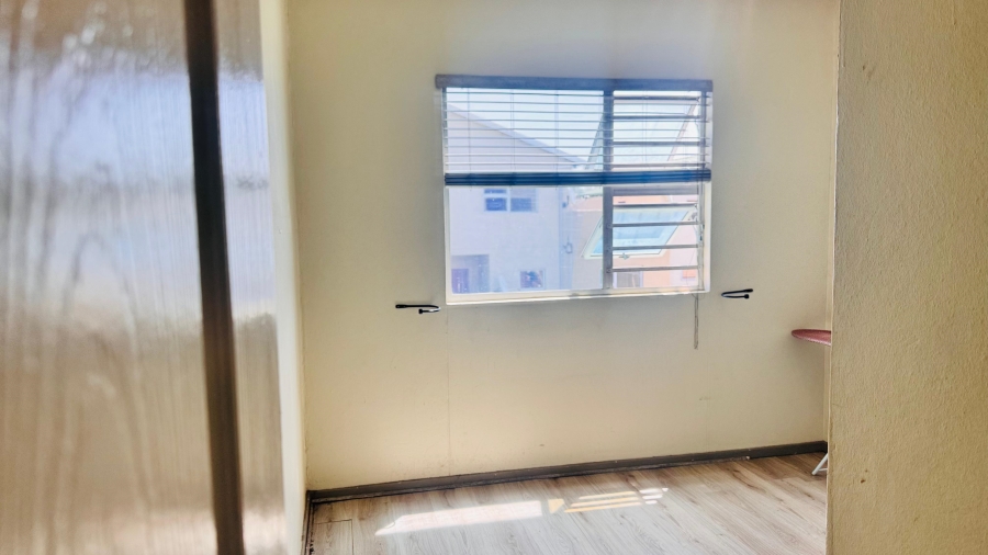 2 Bedroom Property for Sale in Noordhang Gauteng