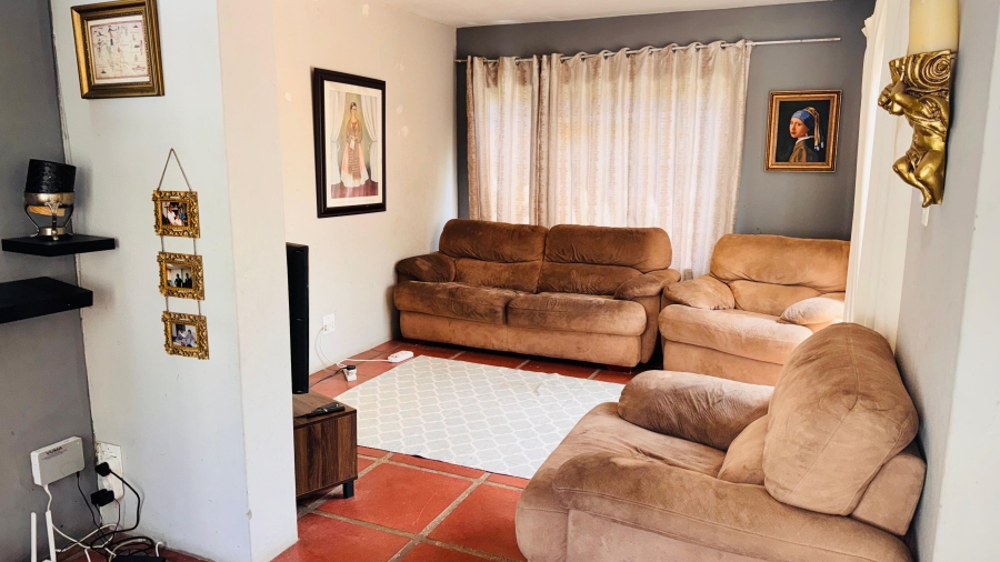 4 Bedroom Property for Sale in Meadowhurst Gauteng