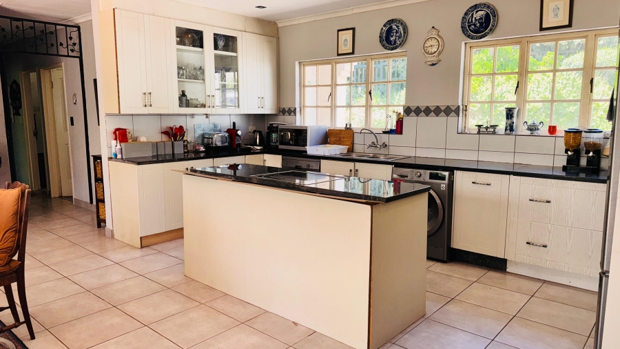 4 Bedroom Property for Sale in Meadowhurst Gauteng