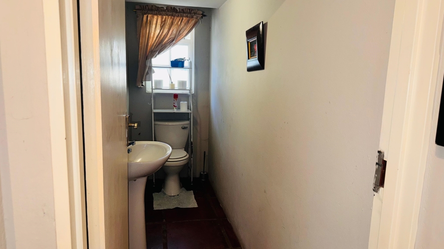 4 Bedroom Property for Sale in Meadowhurst Gauteng