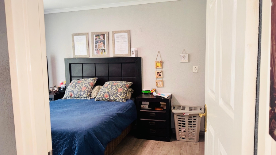 4 Bedroom Property for Sale in Meadowhurst Gauteng