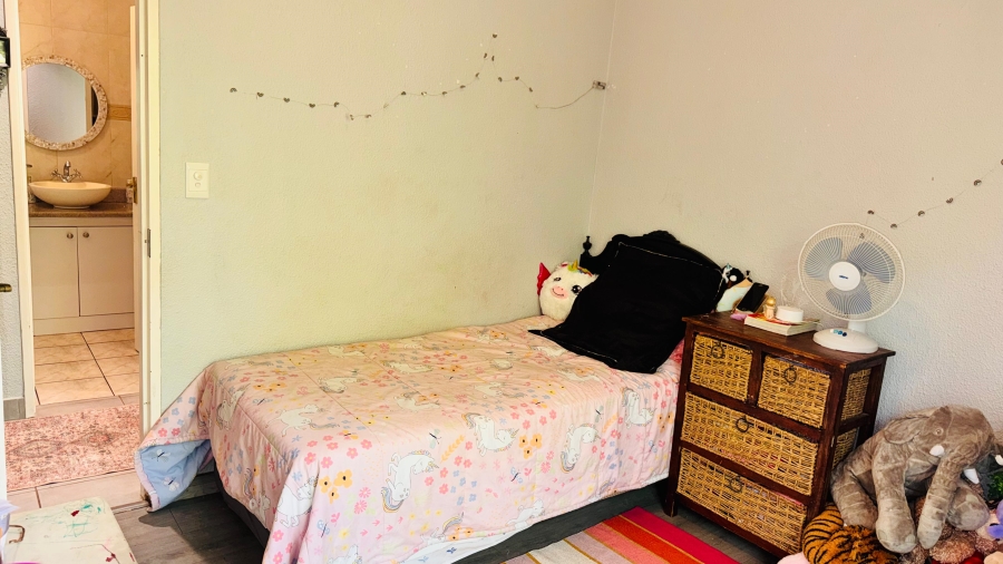 4 Bedroom Property for Sale in Meadowhurst Gauteng