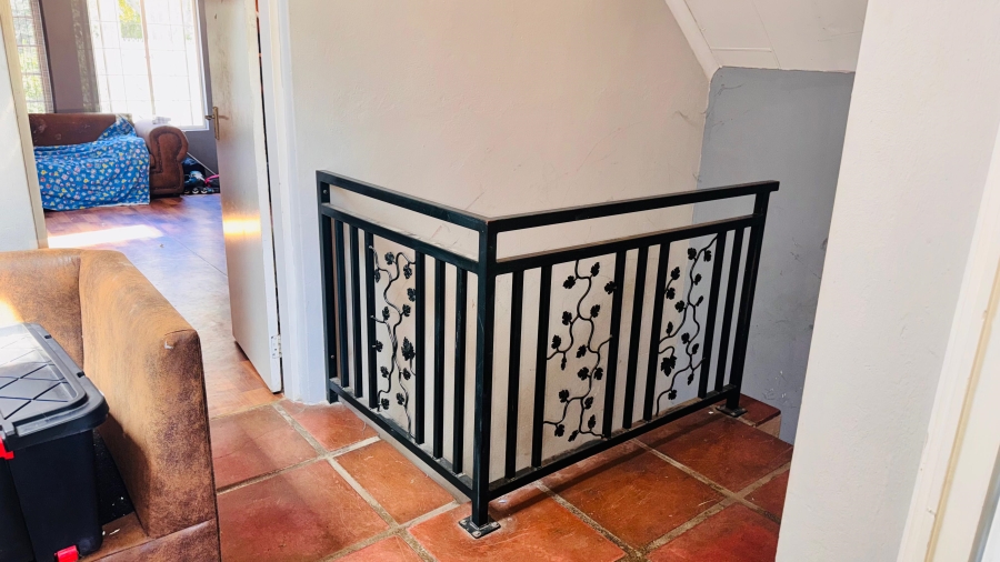 4 Bedroom Property for Sale in Meadowhurst Gauteng