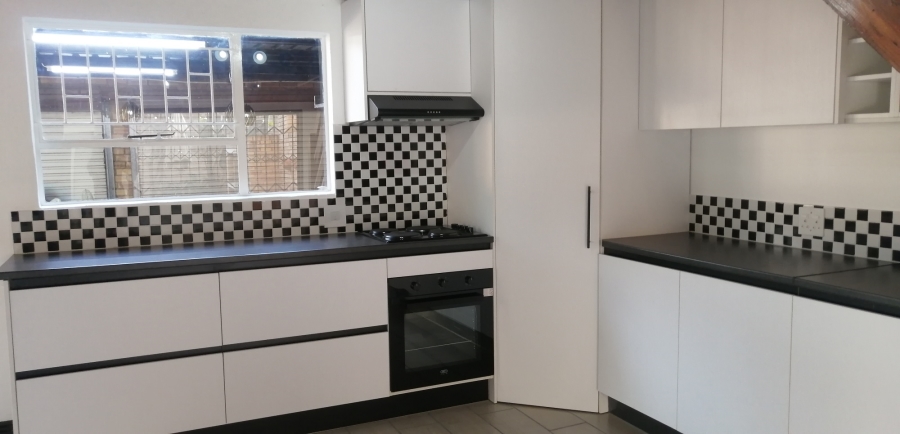 To Let 2 Bedroom Property for Rent in Sundowner Gauteng