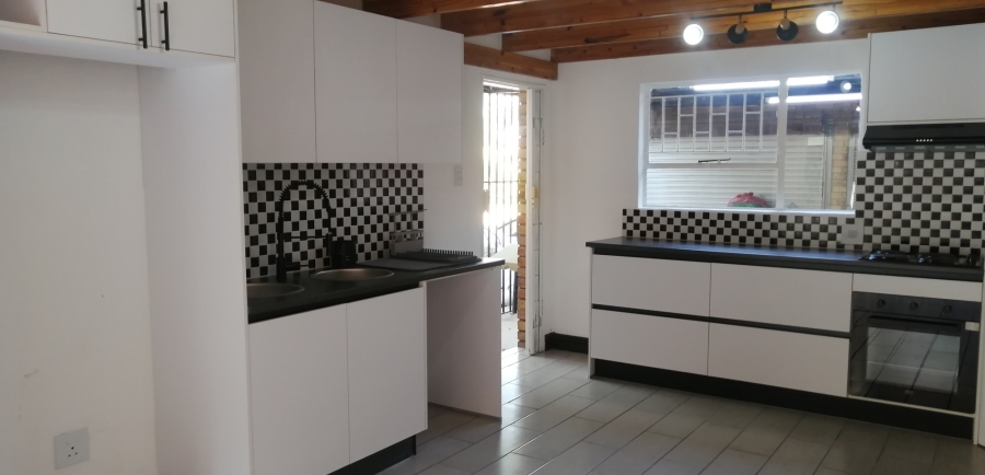 To Let 2 Bedroom Property for Rent in Sundowner Gauteng