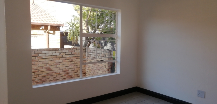 To Let 2 Bedroom Property for Rent in Sundowner Gauteng