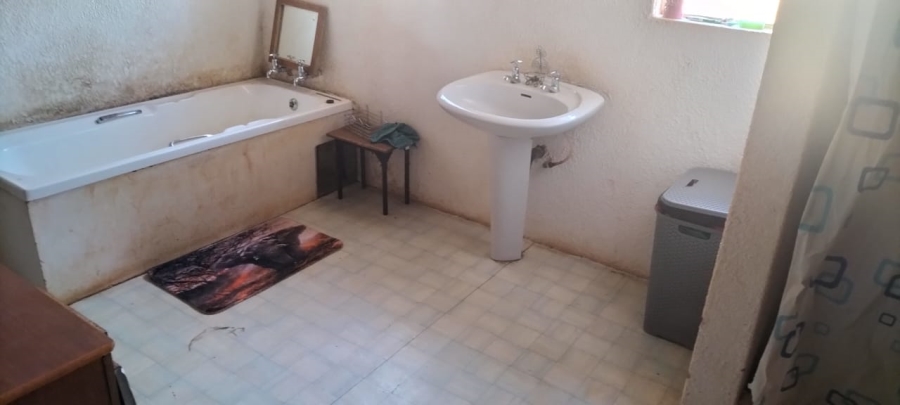 4 Bedroom Property for Sale in Vleikop A H Gauteng