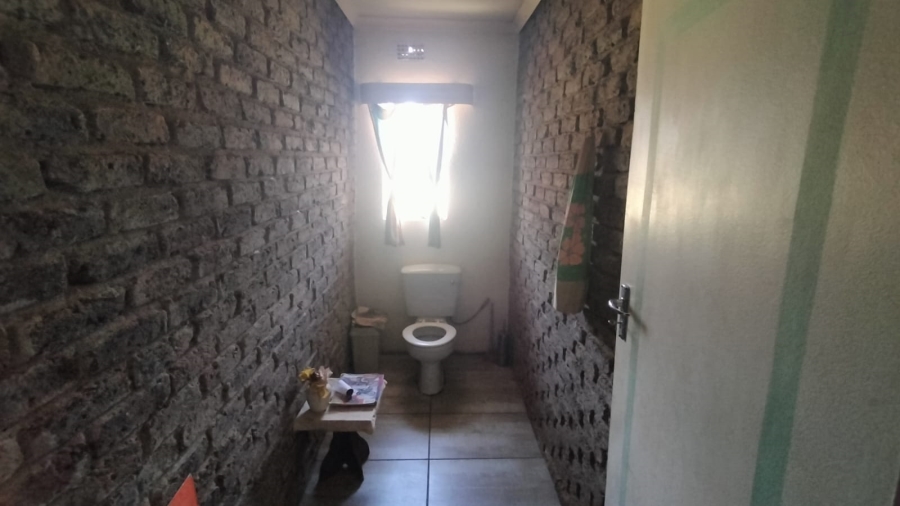 4 Bedroom Property for Sale in Vleikop A H Gauteng