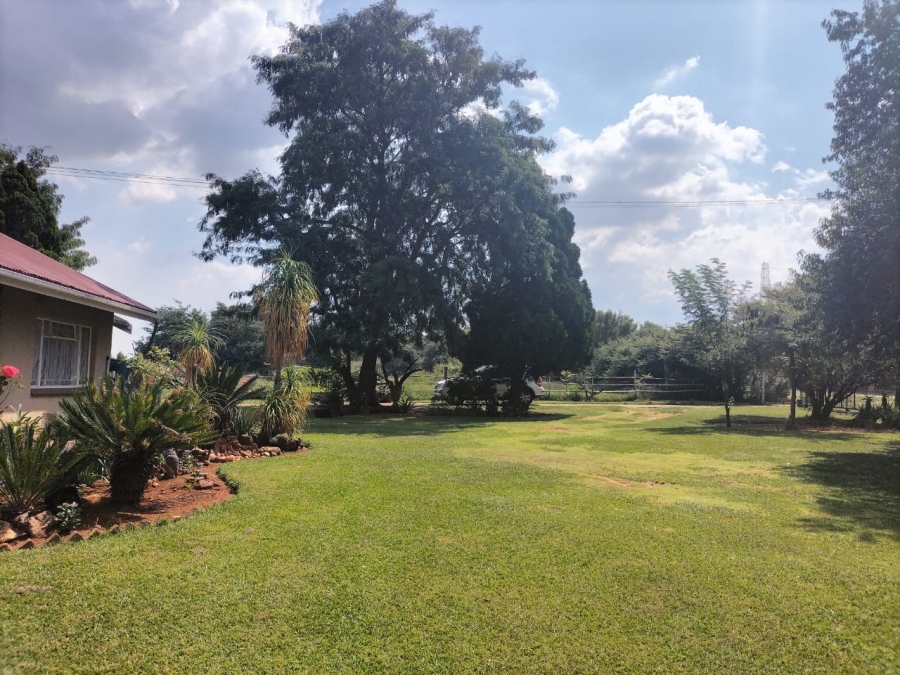 5 Bedroom Property for Sale in Middelvlei A H Gauteng