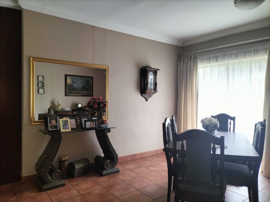 5 Bedroom Property for Sale in Middelvlei A H Gauteng