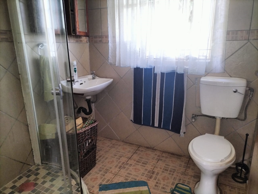 5 Bedroom Property for Sale in Middelvlei A H Gauteng