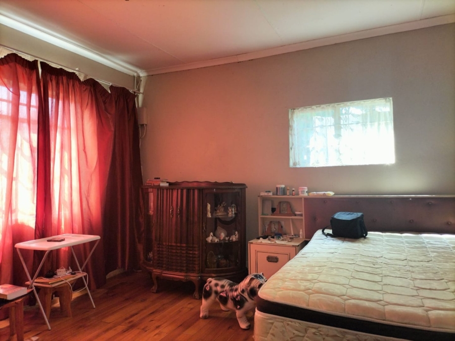 5 Bedroom Property for Sale in Middelvlei A H Gauteng