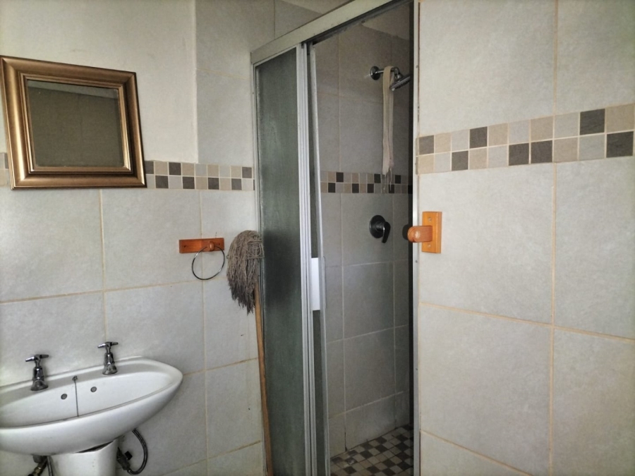 5 Bedroom Property for Sale in Middelvlei A H Gauteng