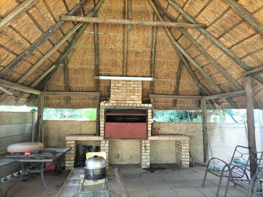 5 Bedroom Property for Sale in Middelvlei A H Gauteng