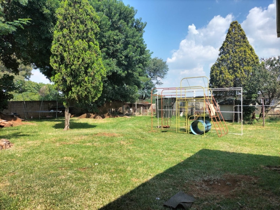 5 Bedroom Property for Sale in Middelvlei A H Gauteng