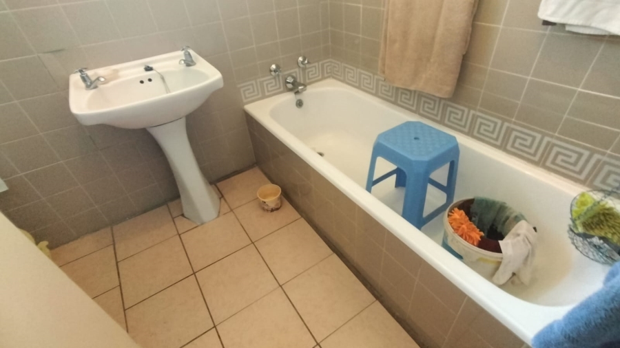 3 Bedroom Property for Sale in Greenhills Gauteng