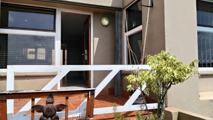 2 Bedroom Property for Sale in Rangeview Gauteng