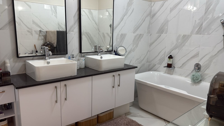 3 Bedroom Property for Sale in Bryanston Gauteng