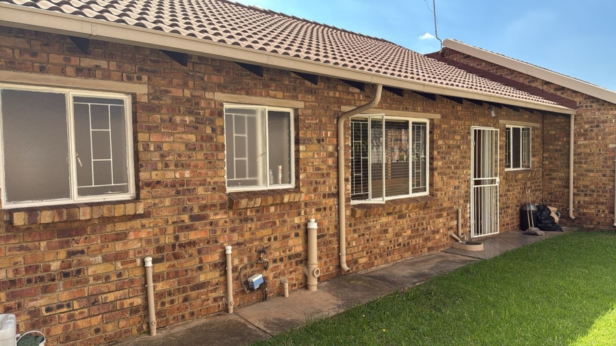 3 Bedroom Property for Sale in Terenure Gauteng
