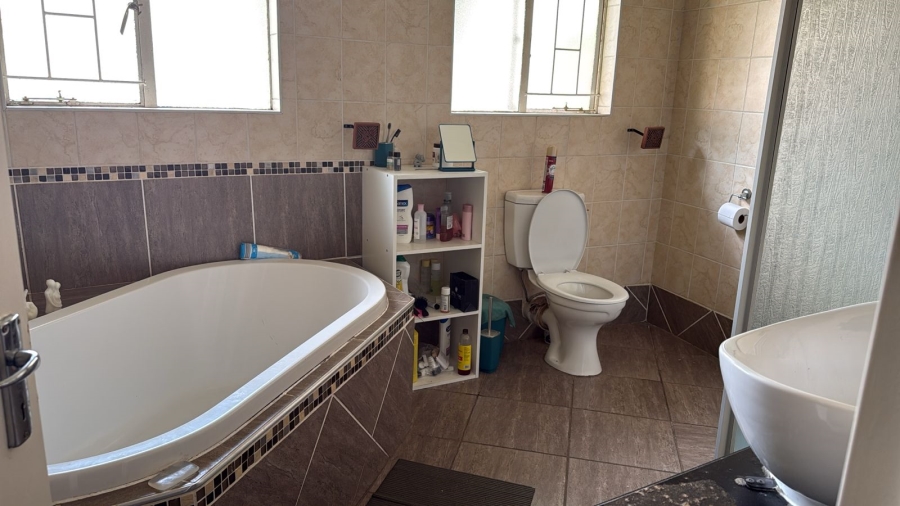 3 Bedroom Property for Sale in Terenure Gauteng